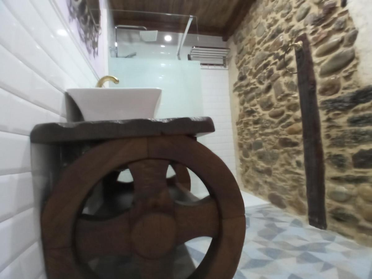 Hostal La Medina De Camponaraya Luaran gambar