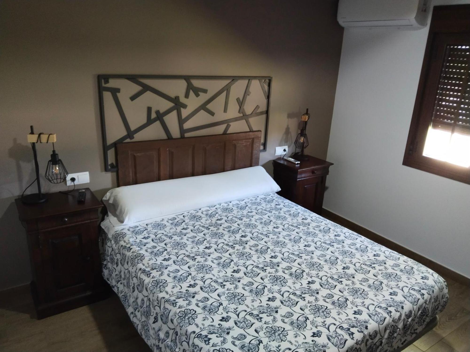 Hostal La Medina De Camponaraya Luaran gambar